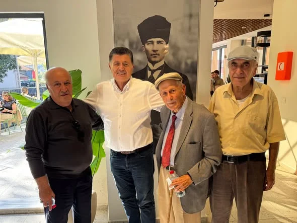 Yalçınkaya, Kent Cafe’de Vatandaşlarla Buluştu