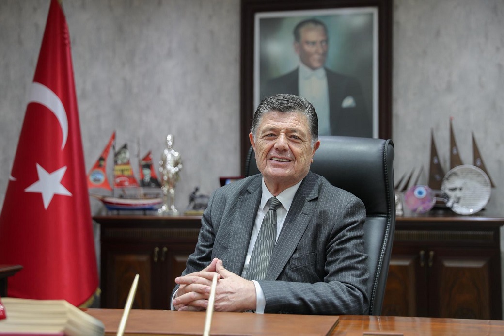 Yalçınkaya'dan Gazetecilere 24 Temmuz Kutlaması