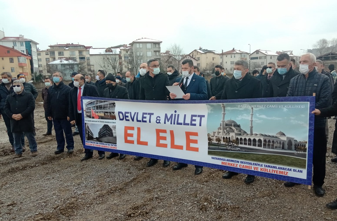 Diyanet-Sen’den Külliye inşaatı önünde basın açıklaması